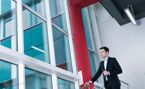 變更法人需要股東會決議嗎？具體流程有哪些？